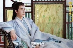 开云体育官方网站-高原雄鹰对阵阿尔卑斯山麓，莱万里程碑之夜照亮友谊赛舞台