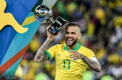 开云体育登录-关于阿尔维斯完美回归，巴黎圣日耳曼卫冕风采的信息