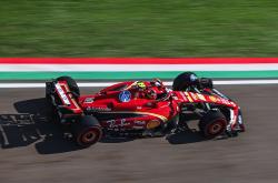 开云体育官方网站-索伯车队绝杀法拉利，塞恩斯惊艳四座