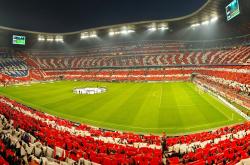 开云体育官网-浓眉冠军级表现引领马刺鏖战广厦队，跨联赛对决谱写篮球传奇