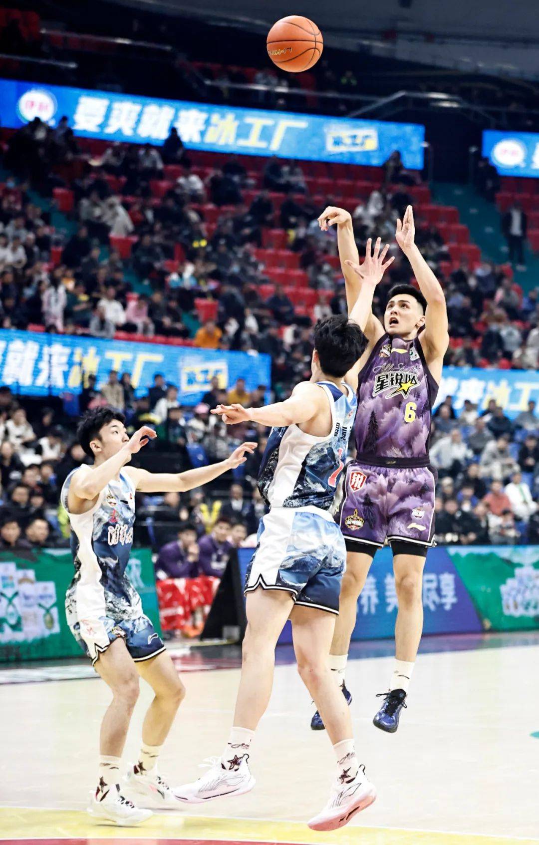 关于CBA明星对抗赛精彩上演，球员技术各显神通的信息