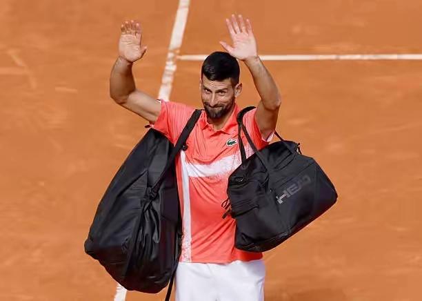 包含西班牙网球队绝地反击法国网球队，德约科维奇统治全场的词条