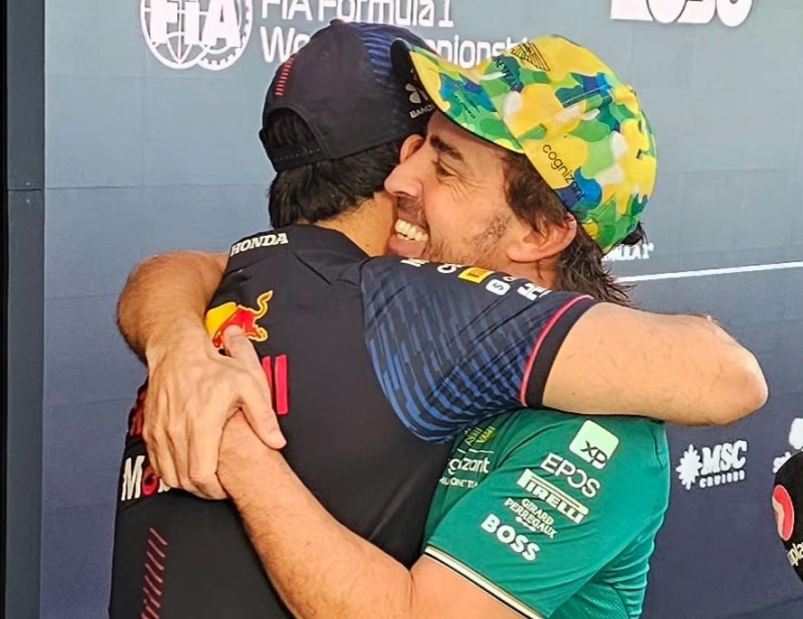 梅赛德斯碾压红牛二队，阿隆索刷新纪录