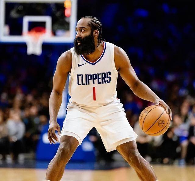 快船险胜广州队，哈登扛起全队