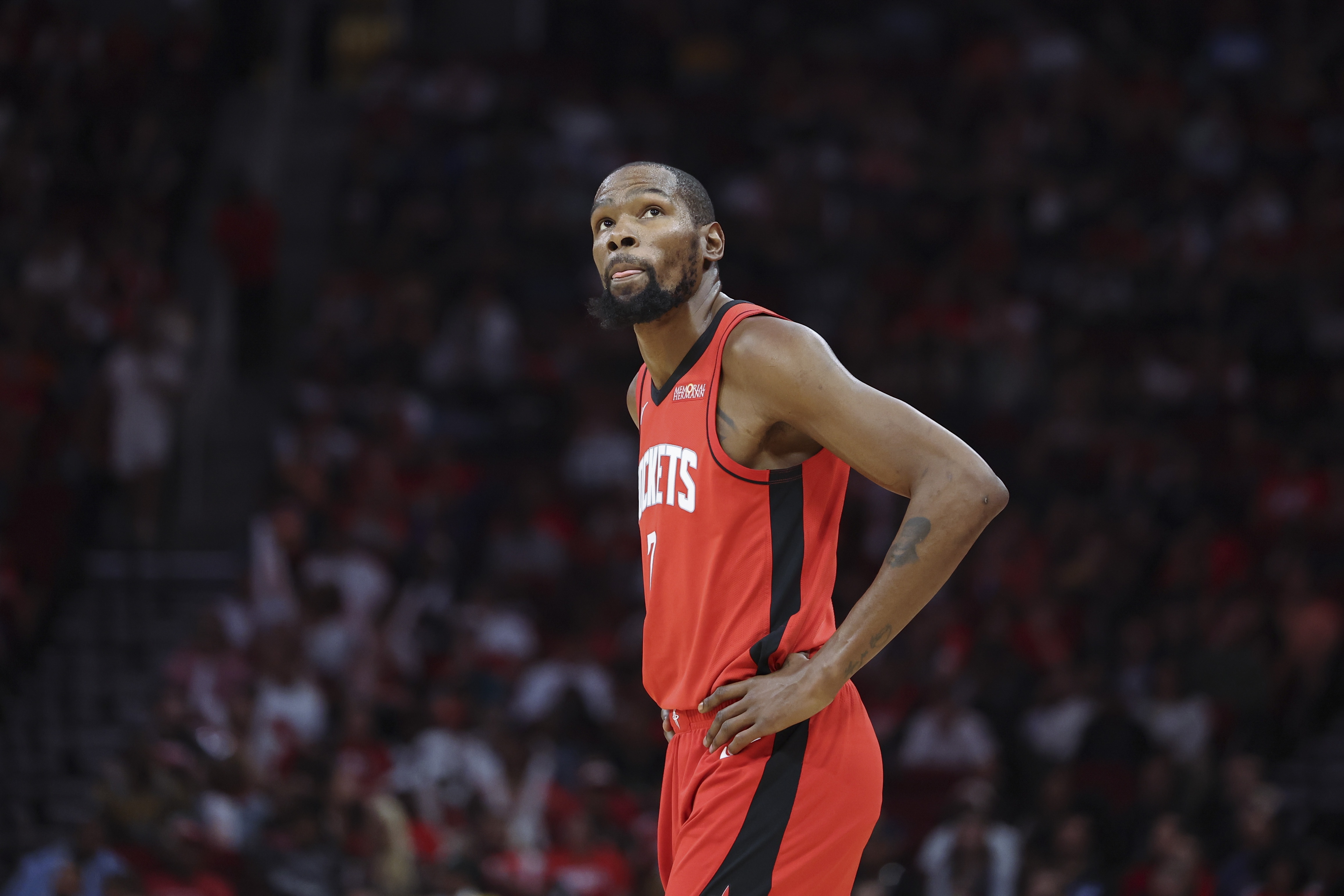 NBA季后赛焦点战，辽宁队封锁掘金