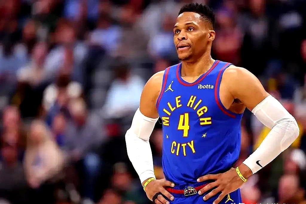 NBA季后赛焦点战，辽宁队封锁掘金