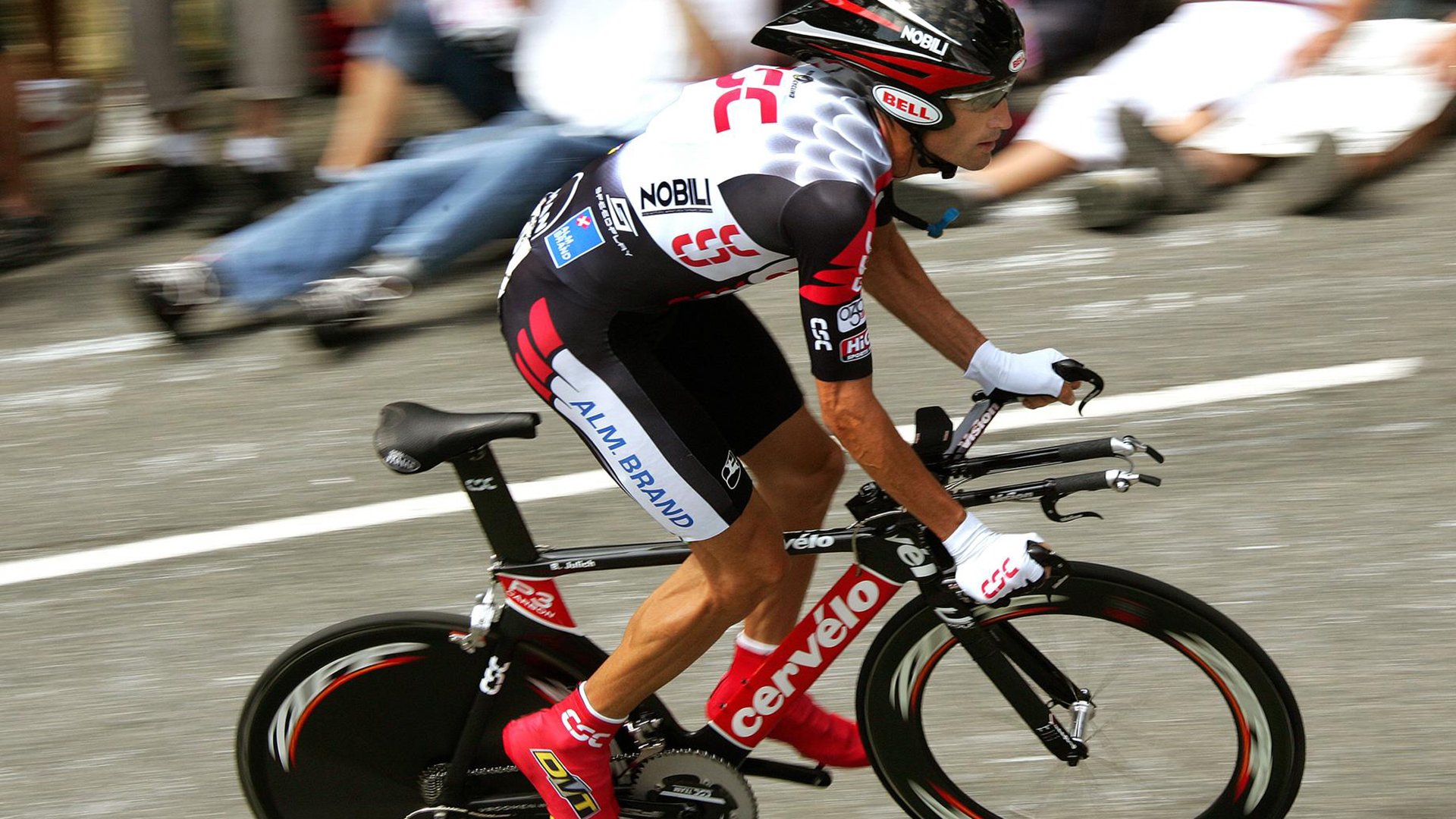 绿茵争锋与篮坛激战，德比鏖战与高原风暴的交响