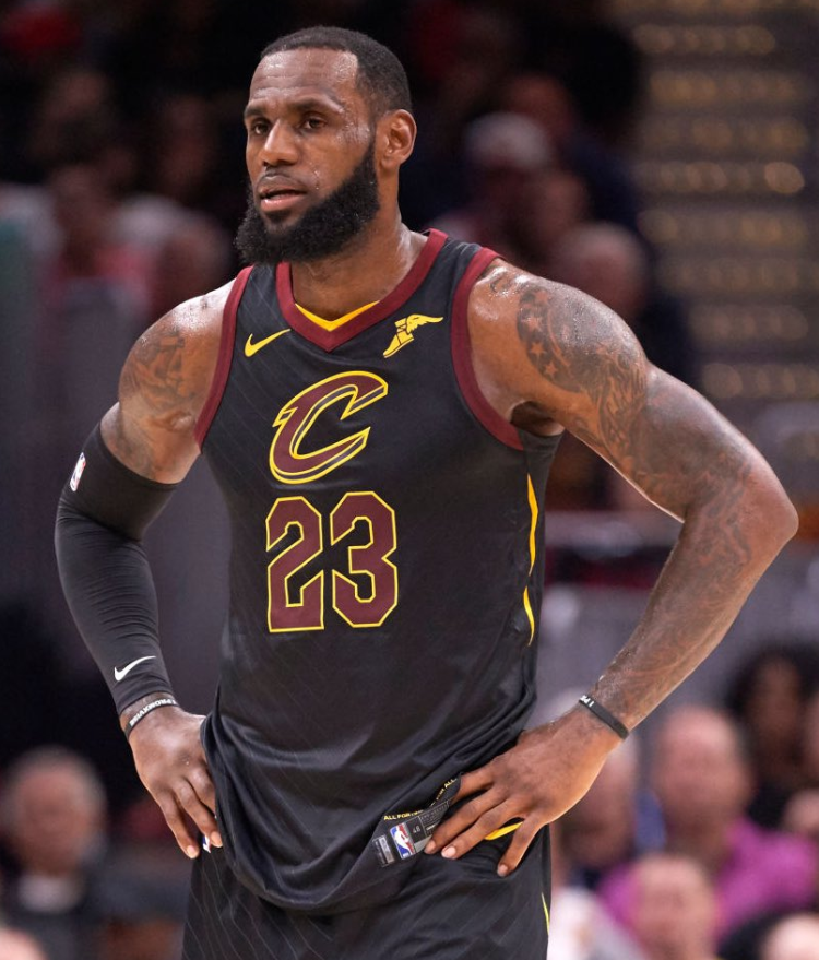 詹姆斯爆发，步行者强行终结骑士